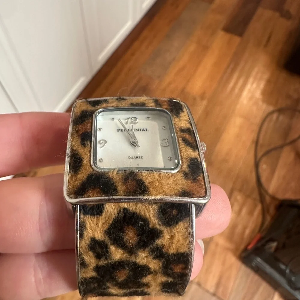 Leopard Print Quartz Watch for women
